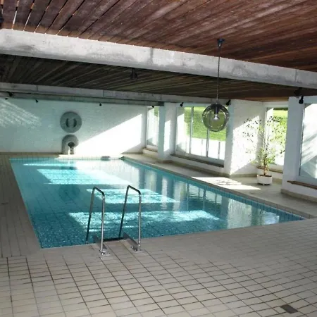 Schone 35 Zi-whg Beim Mit Hallenbad دافوس